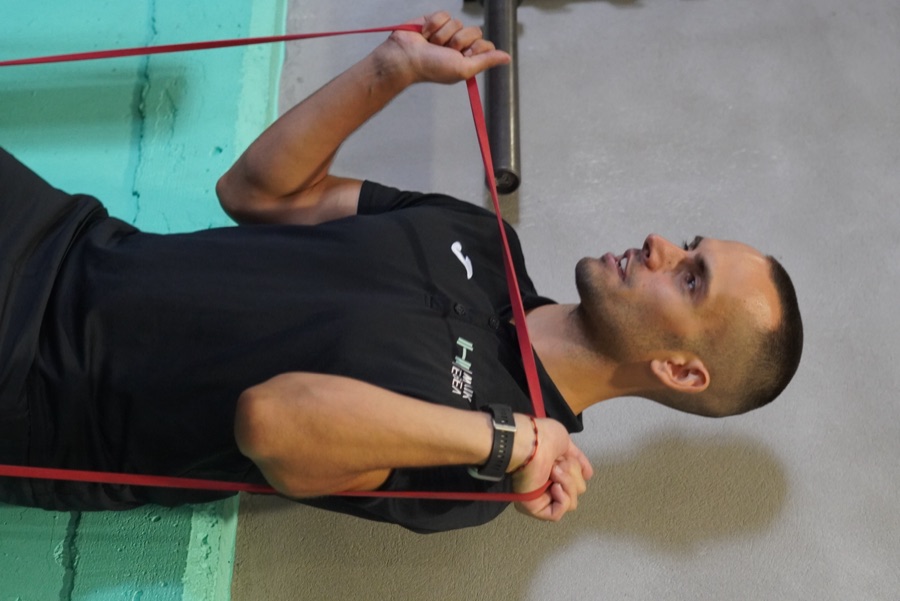 David Espiñeira guiando un entrenamiento en MAIKEGEA